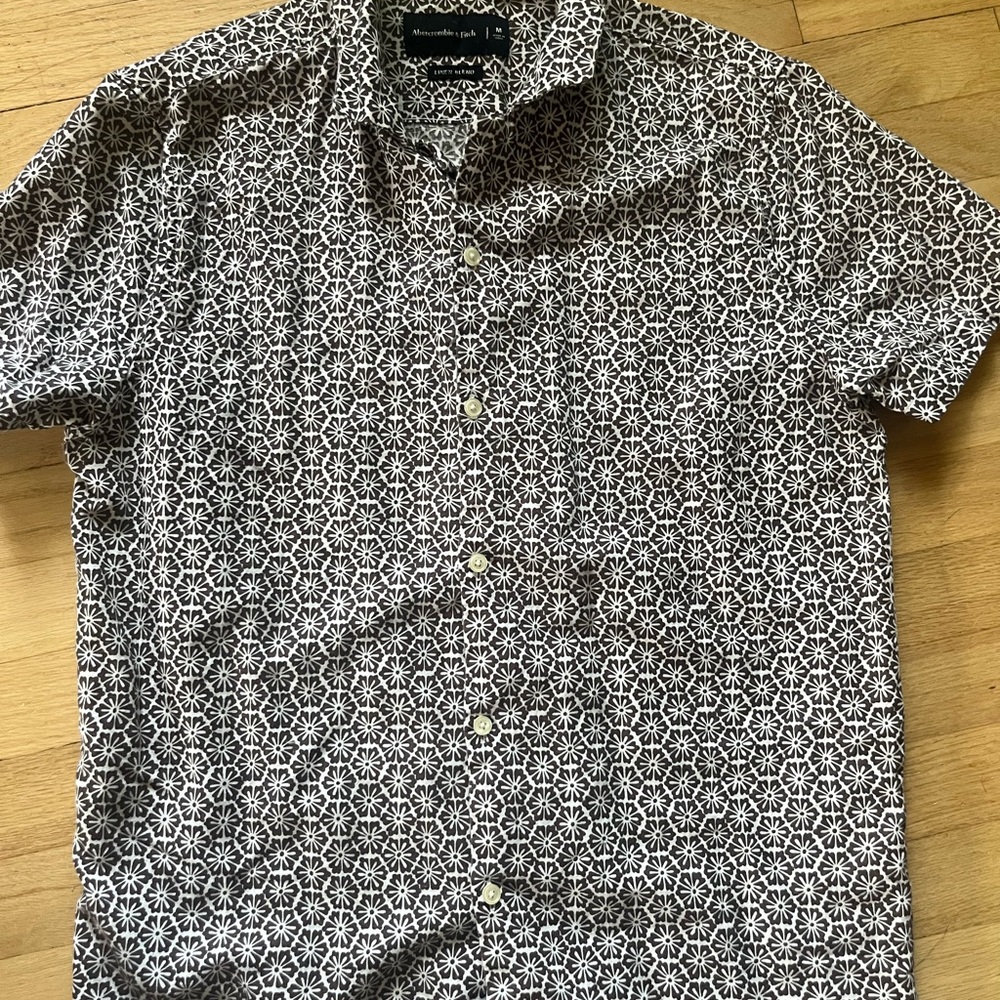 Abercrombie & Fitch Black and White Casual Button Down Shirt